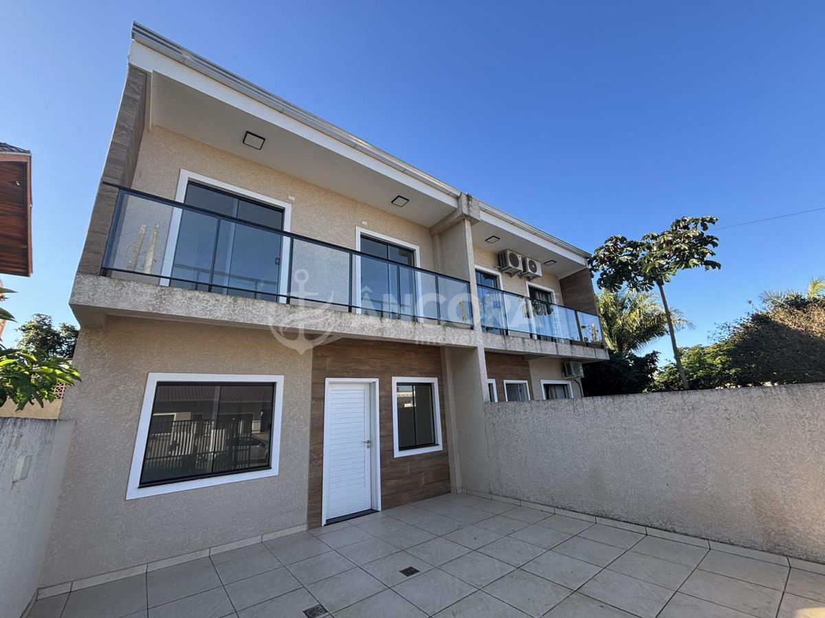 Casa, 4 quartos, 134 m² - Foto 1