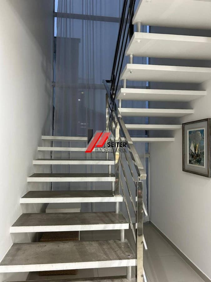 Casa de Alto Padrão com 280m² à Venda na Pedra branca: 4 Quartos 1 Suíte Área Gourmet e Piscina com Spa!