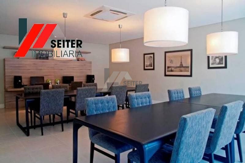 Apartamento mobiliado de 4 dormitorios sendo 2 suites com 3 vagas de garagem a venda Itacorubi