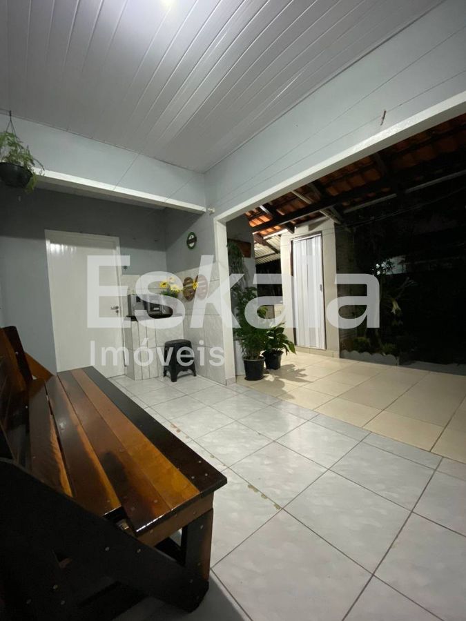 Casa com 03 Quartos e 04 Vagas de Garagem Amizade - Jaraguá do Sul