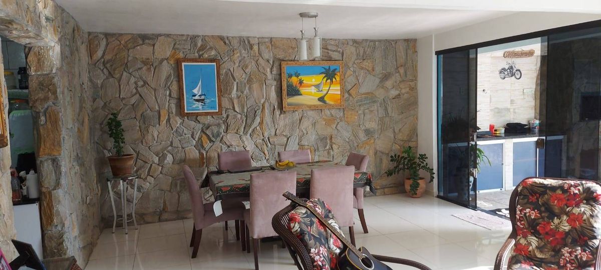 Pousada com 1 Sobrado + 3 Apt + 1 Casa - Itapema do Norte