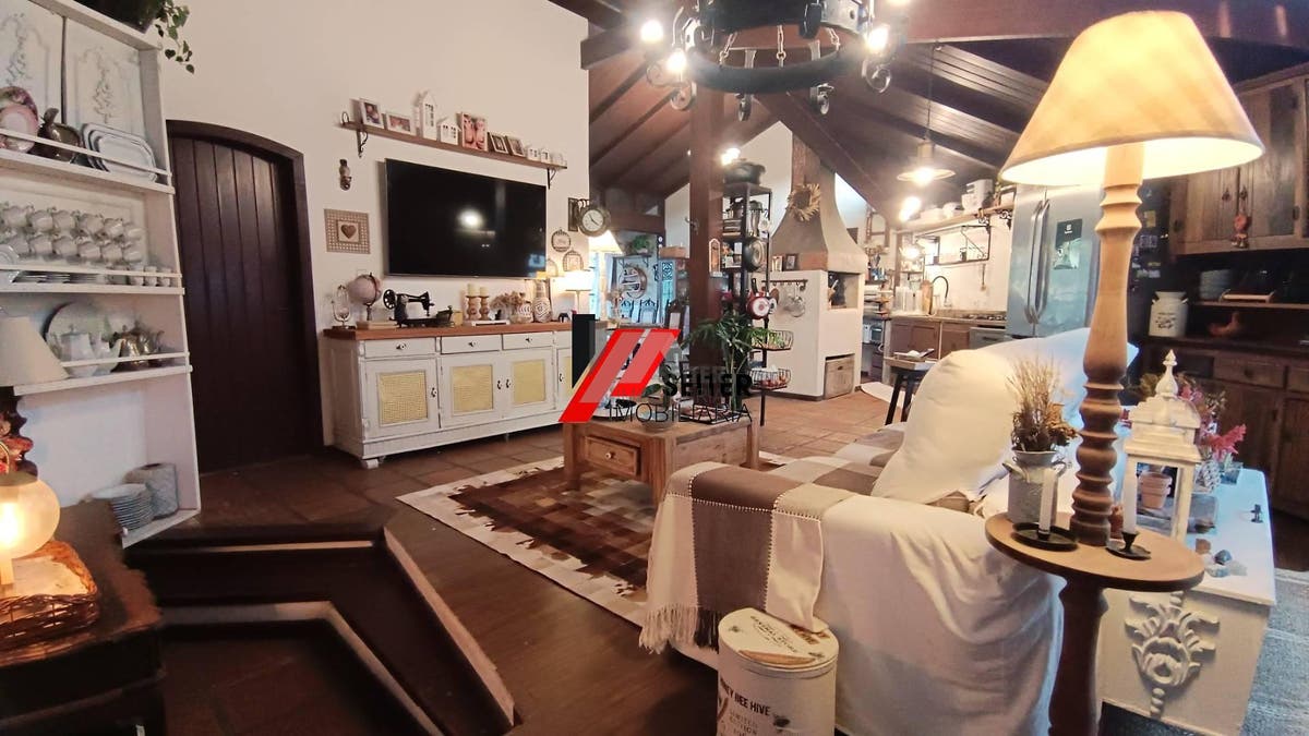 Casa comercial a venda em Canasvieiras norte de Florianópolis