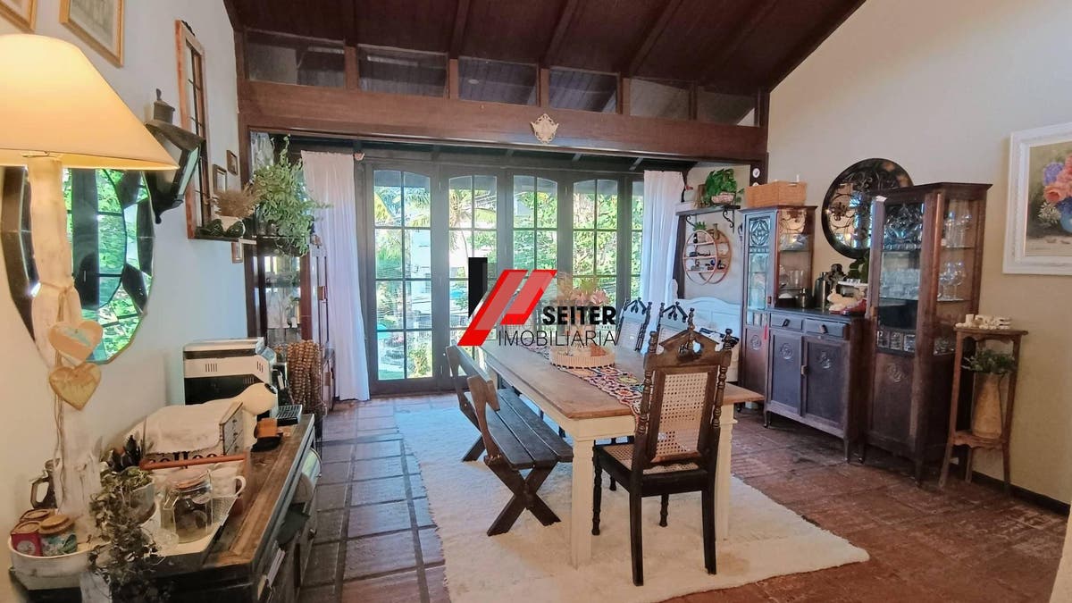 Casa comercial a venda em Canasvieiras norte de Florianópolis