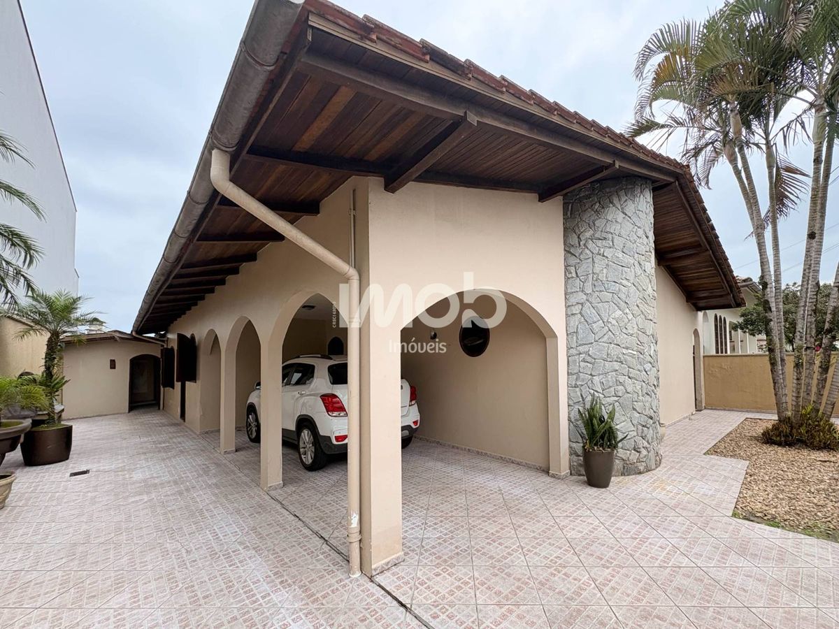 Casa, 3 quartos, 250 m² - Foto 1