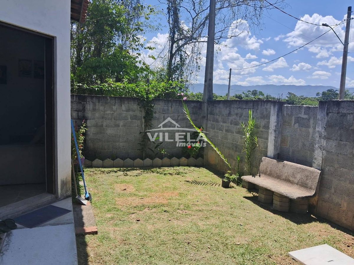Casa no bairro golfinho-caraguatatuba-sp