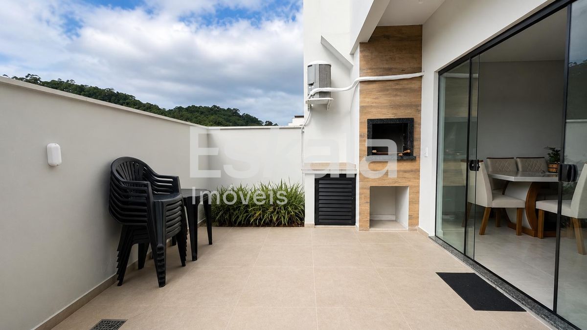 Sobrado Semi Mobiliado com 01 Suíte + 02 Quartos Três Rios do Sul