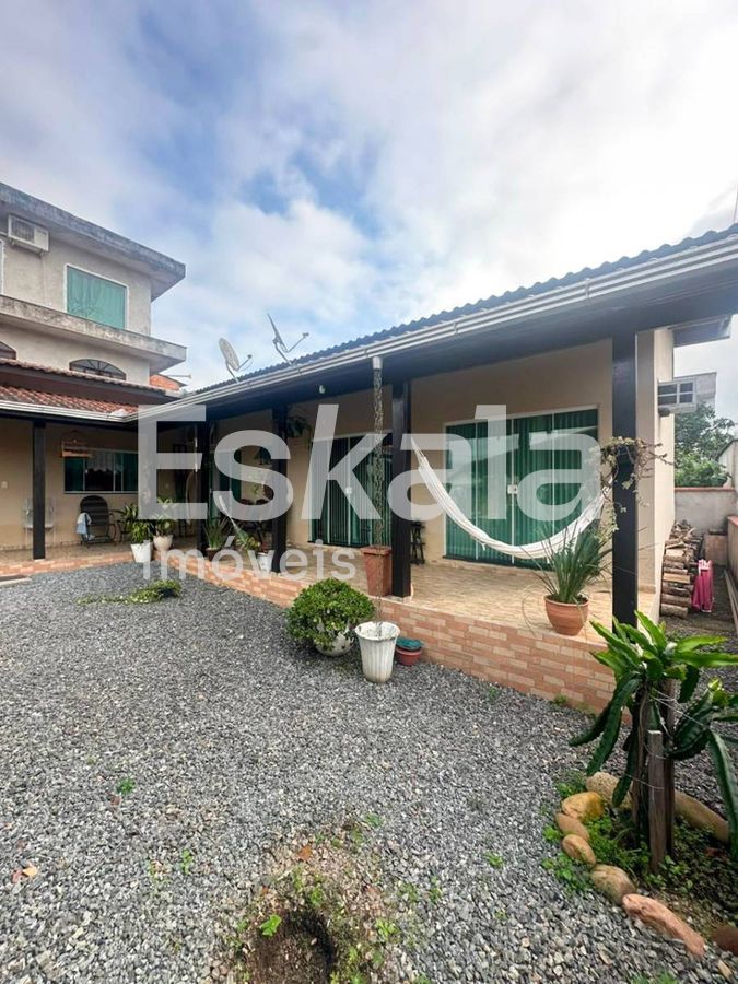 Casa Com 02 Dormitórios e Piscina Chico de Paulo - Jaraguá do Sul
