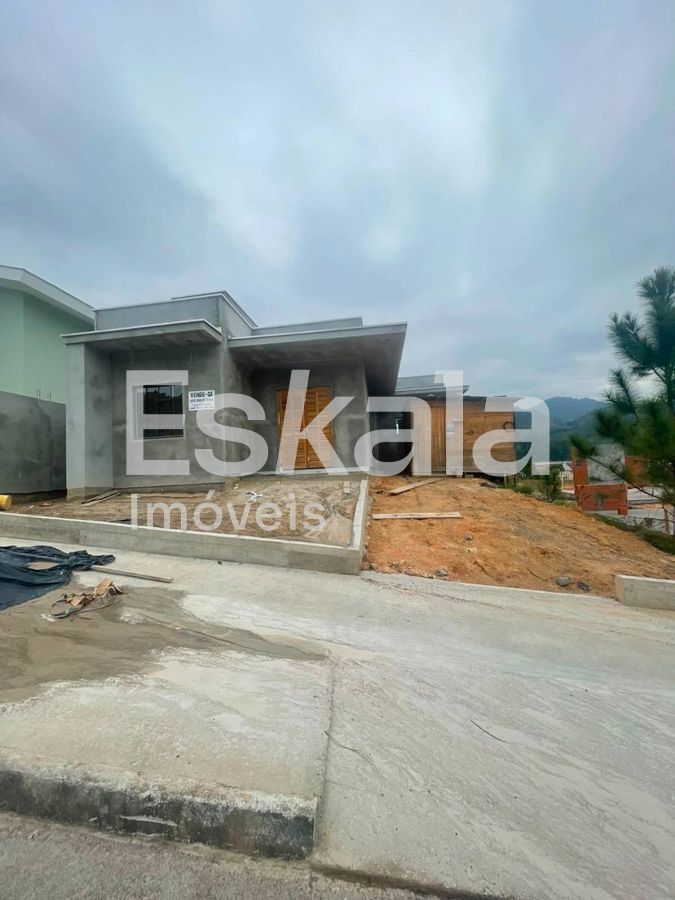 Casa Com 01 Suíte + 02 Quartos e 324m² De Área De Terreno Jaraguá 99 - Jaraguá do Sul