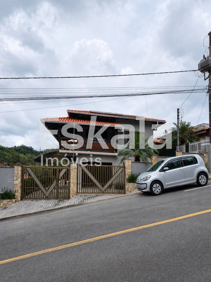 Casa Semimobiliiada Com 01 Suíte + 03 Quartos Três Rios do Sul - Jaraguá do Sul