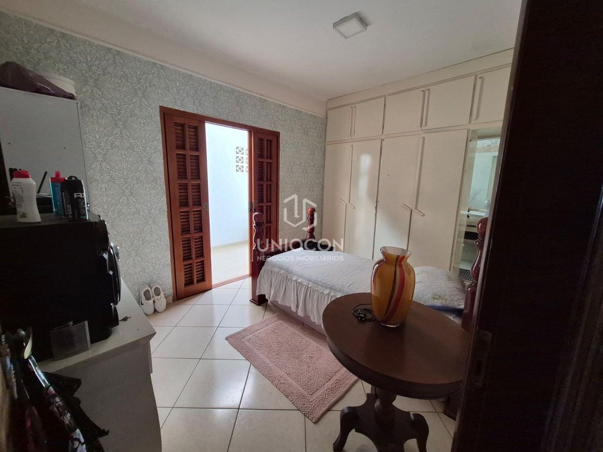 Casa, 3 quartos, 280 m² - Foto 9