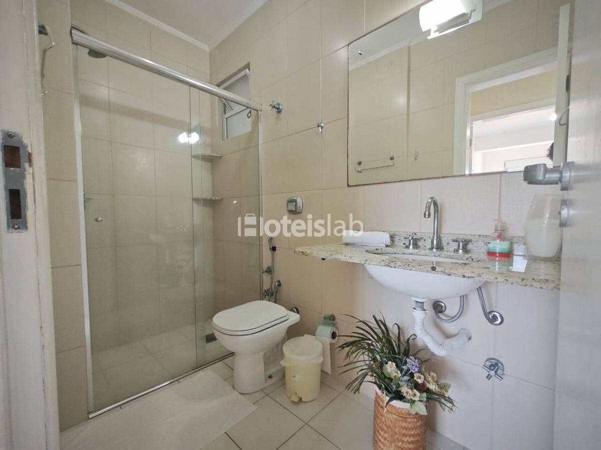 Lindo apartamento de 2 quartos a 150 metros da praia