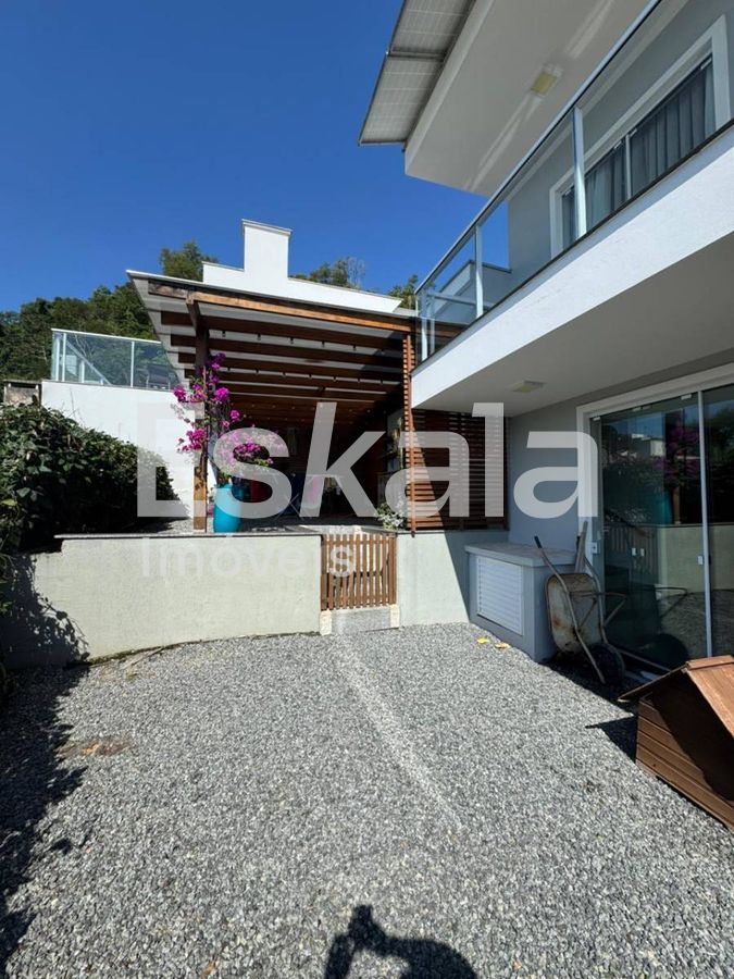 Casa Semi Mobiliada Com 02 Quartos + 01 Suíte Amizade - Jaraguá Do Sul