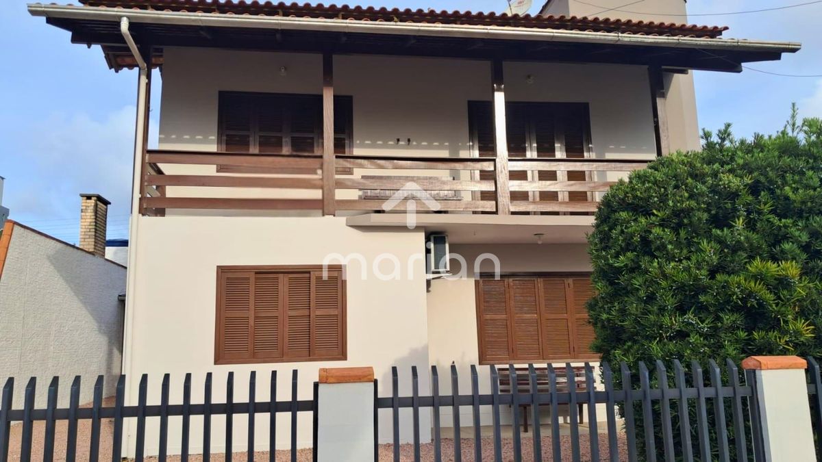 Sobrado com 3 quartos, Armação - Penha