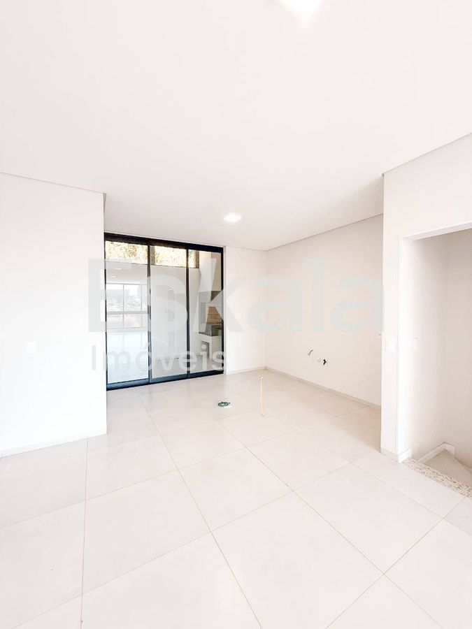 Triplex com vaga de garagem coberta vila lenzi - jaraguá do sul
