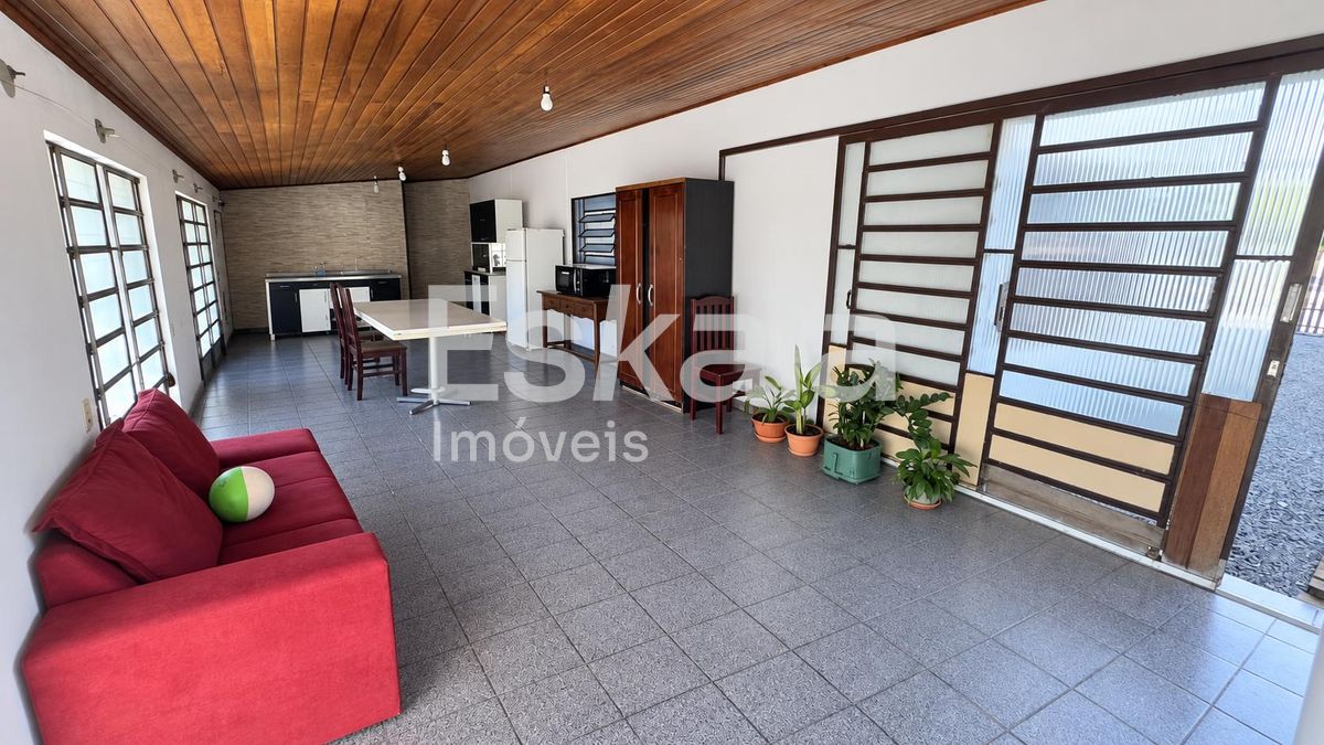 Casa Semobiliada Com 417m² De Área De Terreno São Luís - Jaraguá do Sul
