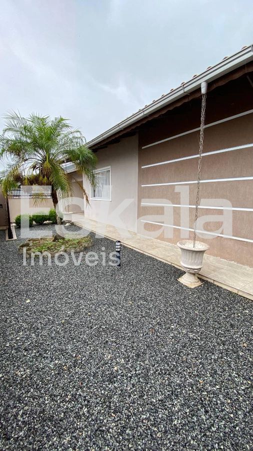 Casa Mobiliada Com 01 suíte + 03 Quartos Czerniewicz - Jaraguá Do Sul