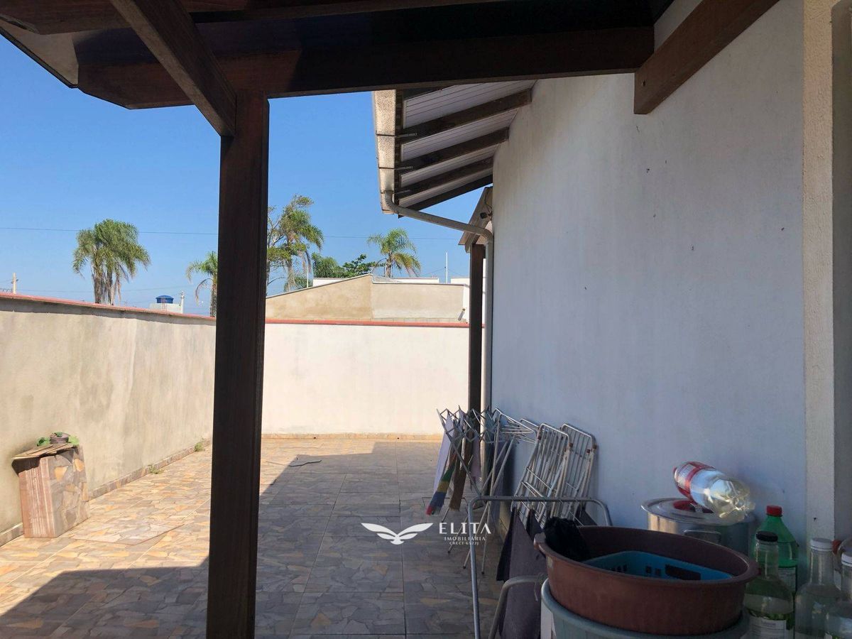 Casa com 3 quartos a R$ 1.170.000,00, no bairro Quinta dos Açorianos - Barra Velha Cód. 2091