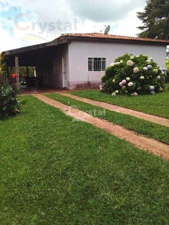 Casa à Venda com 2 Dormitórios, Suíte, Varanda, Edícula e Estrutura Rural em Avaré. Foto 2