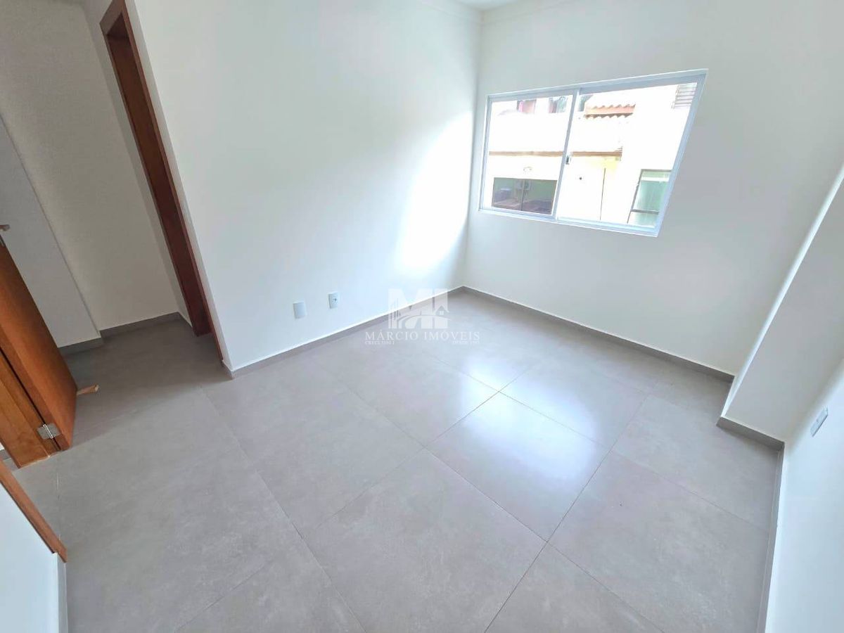 Triplex com 4 suítes em cond fechado