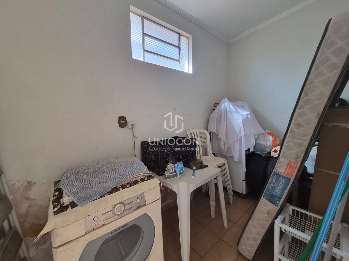 Casa, 3 quartos, 250 m² - Foto 13