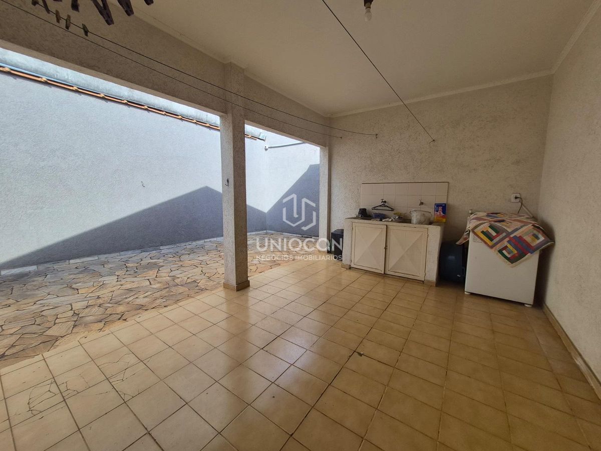 Casa, 3 quartos, 250 m² - Foto 14