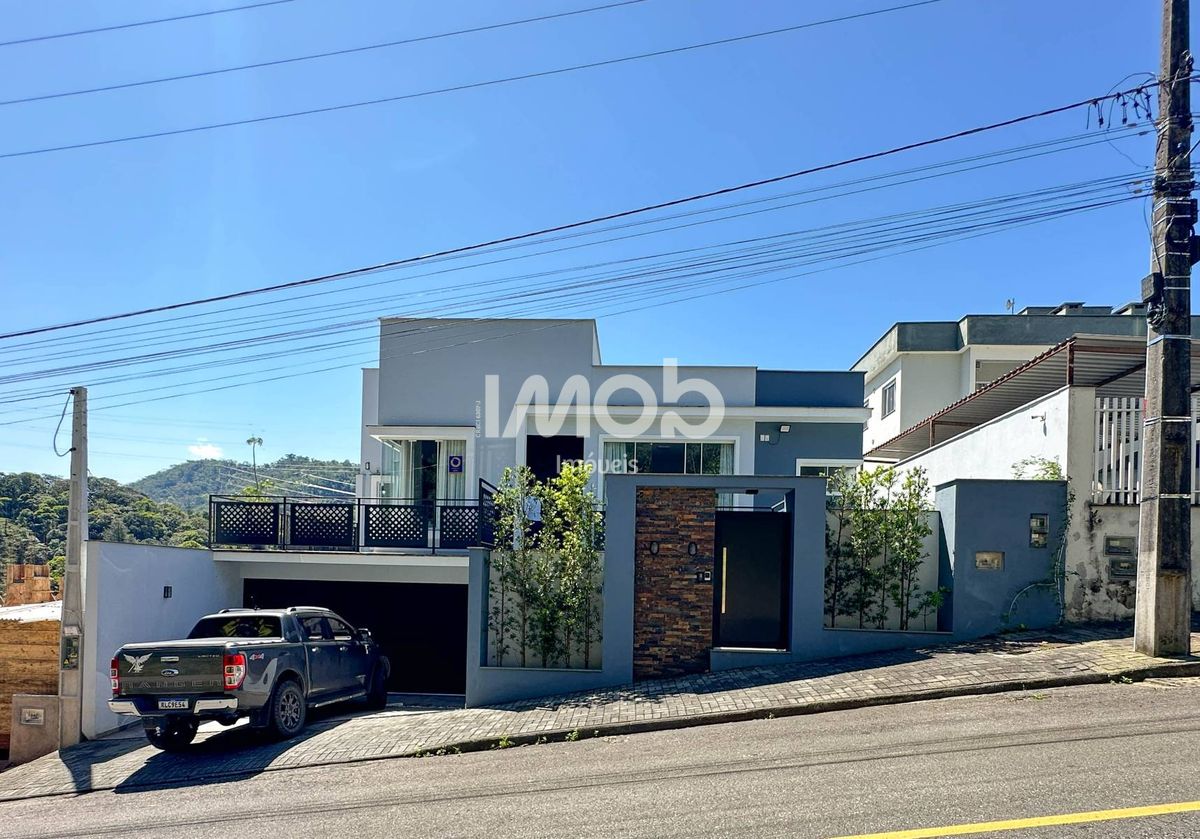 Casa, 3 quartos, 199 m² - Foto 1