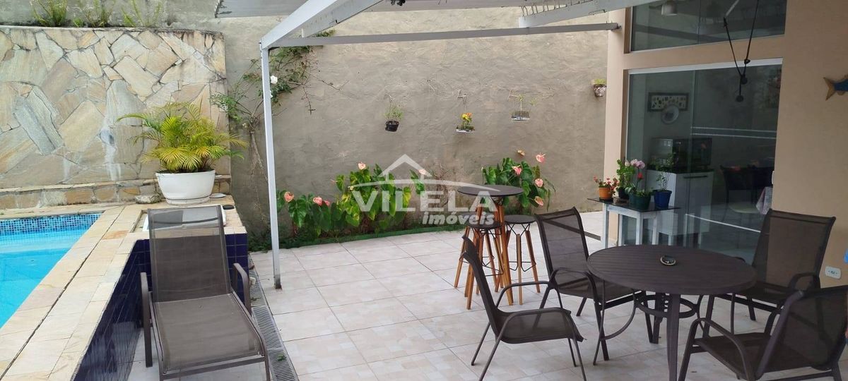 Linda Casa com Piscina