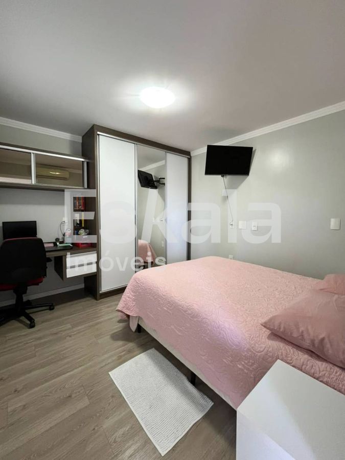 Casa Semimobiliada Com 01 Suíte + 03 Quartos Estrada Nova - Jaraguá do Sul