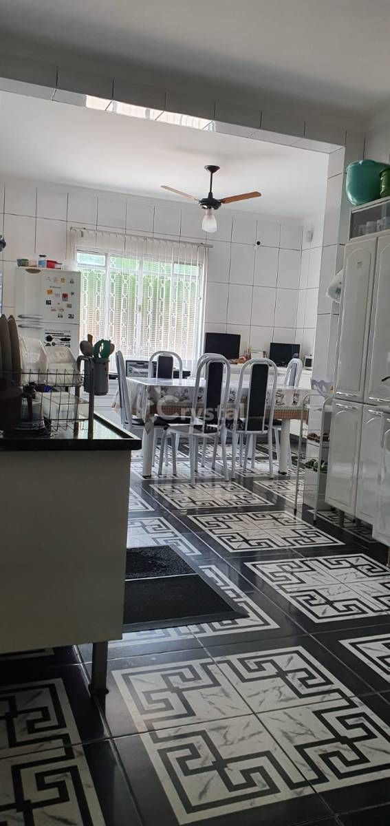 Sobrado à Venda com 4 Quartos, Terraço e Garagem para 3 Carros em Lot. Terras de São José. Foto 2
