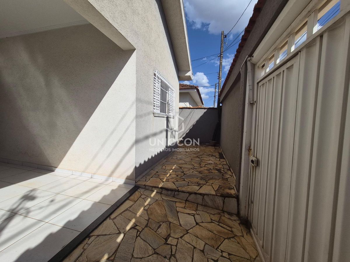 Casa, 3 quartos, 250 m² - Foto 2