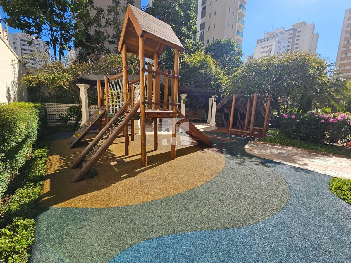 Apartamento com 4 quartos, Campo Belo - São Paulo