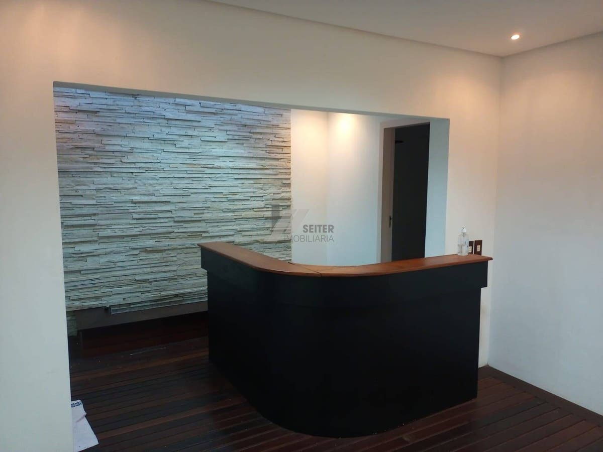 Casa comercial para locação no corrego grande