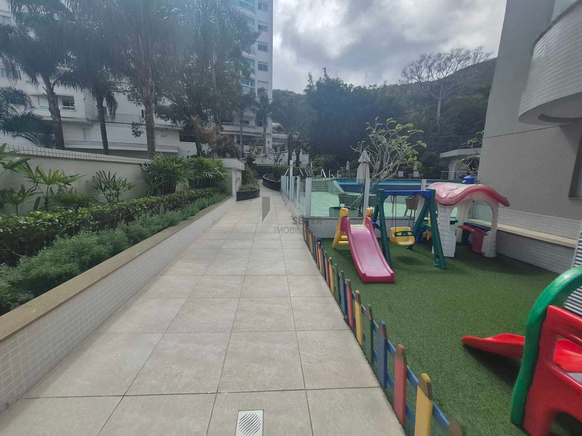 Apartamento alto padrão de 4 dormitorios sacada com churrasqueira e 2 vagas para locação no Itacorubi