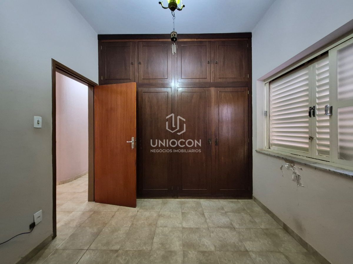 Casa, 3 quartos, 215 m² - Foto 9