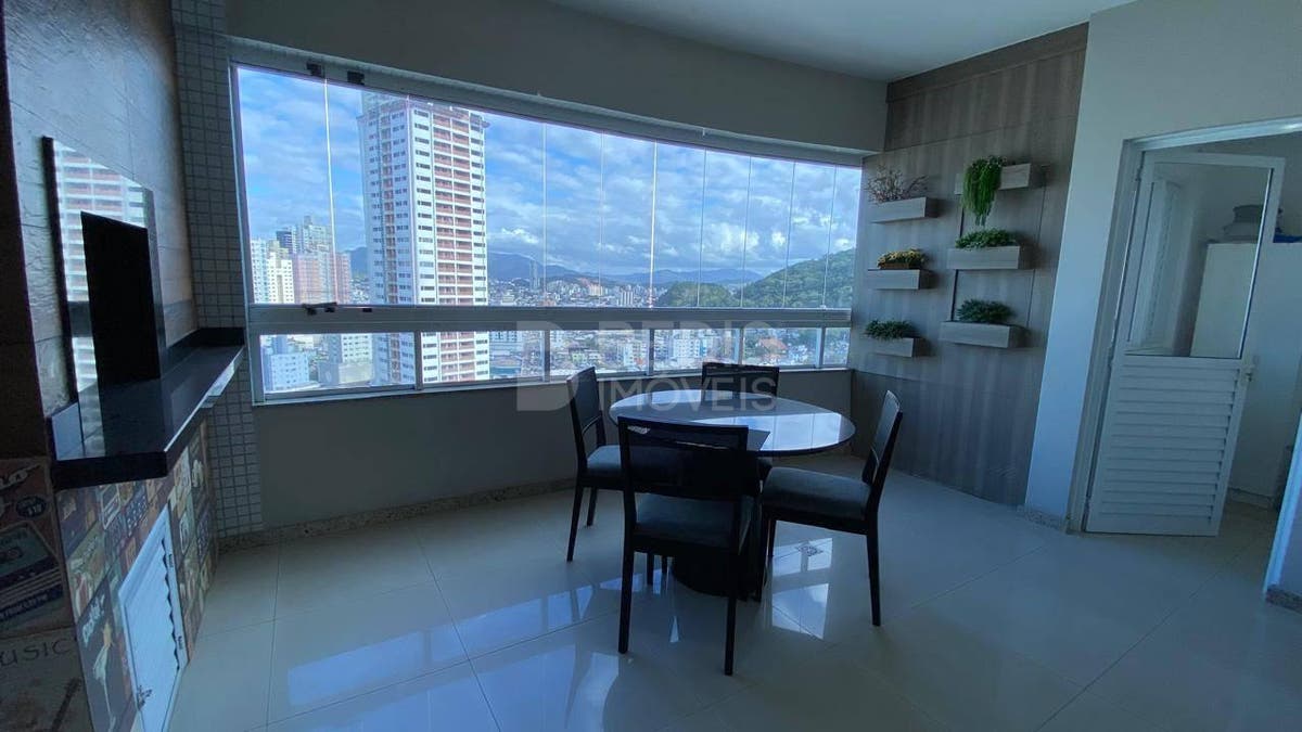 Apartamento de 2 quartos, 103m² no bairro Centro, em Balneário Camboriú | Eu Corretor