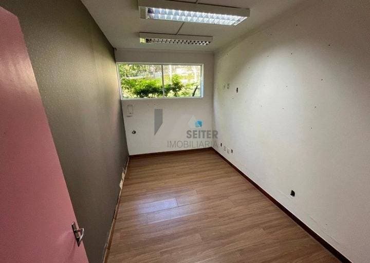 Sala comercial 94m para locação na carvoeira florianopolis