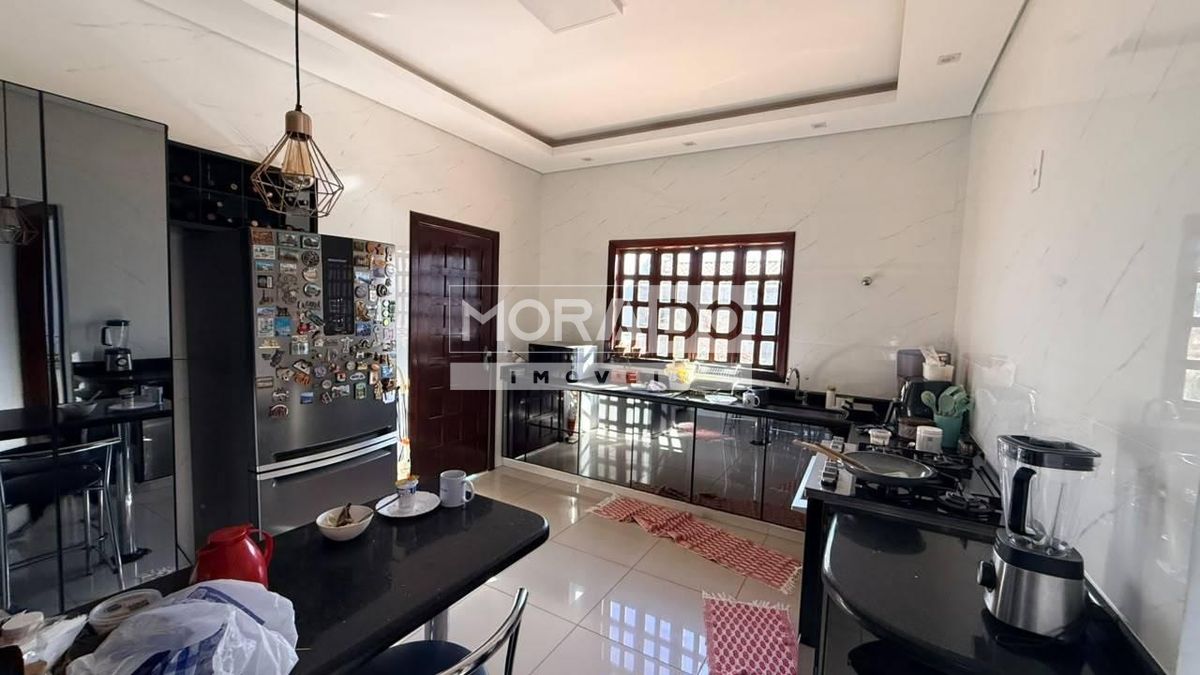 Casa, 3 quartos, 284 m² - Foto 13