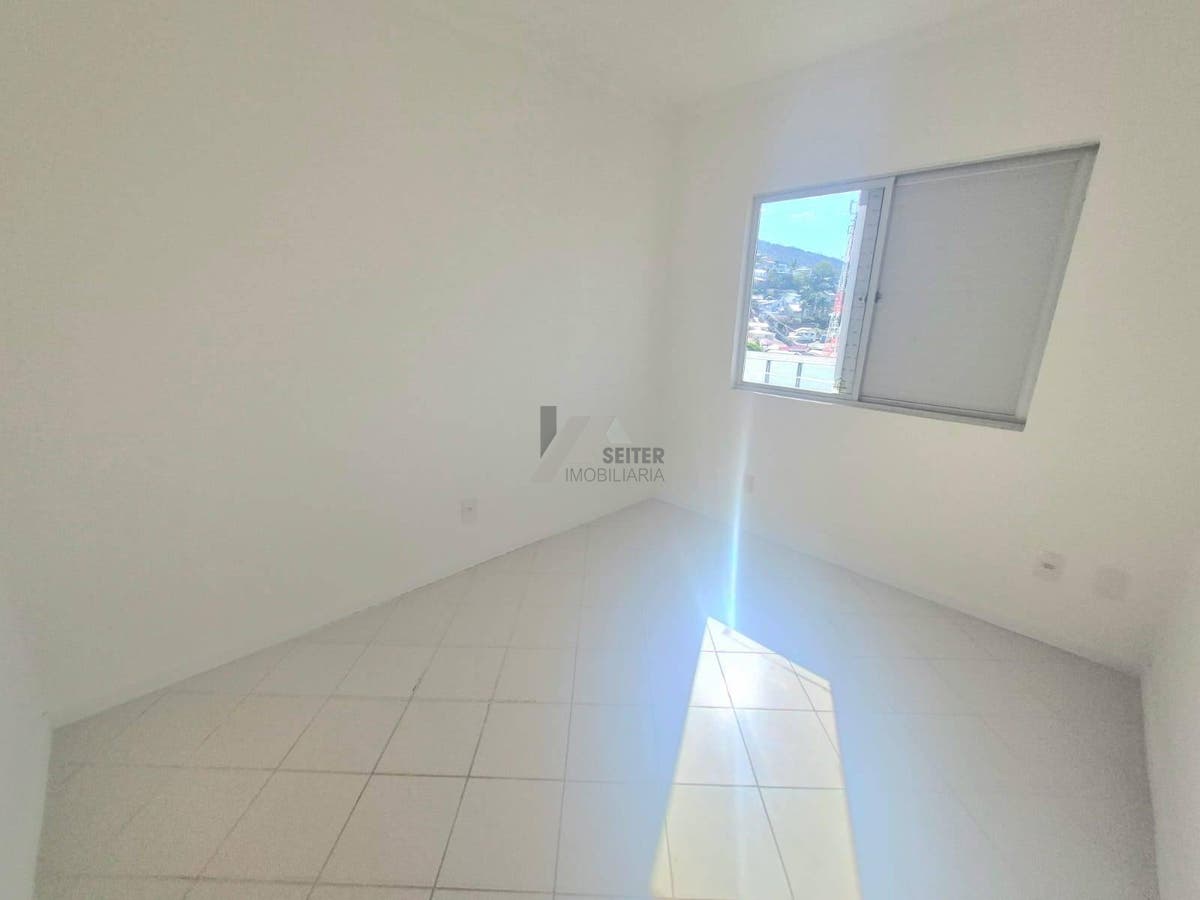 Apartamento de 5 quartos sendo 2 suites para alugar na trindade florianopolis