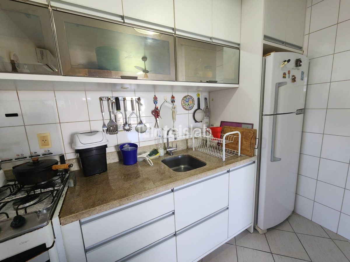 Lindo apto de 2 quartos com piscina a 300m da praia