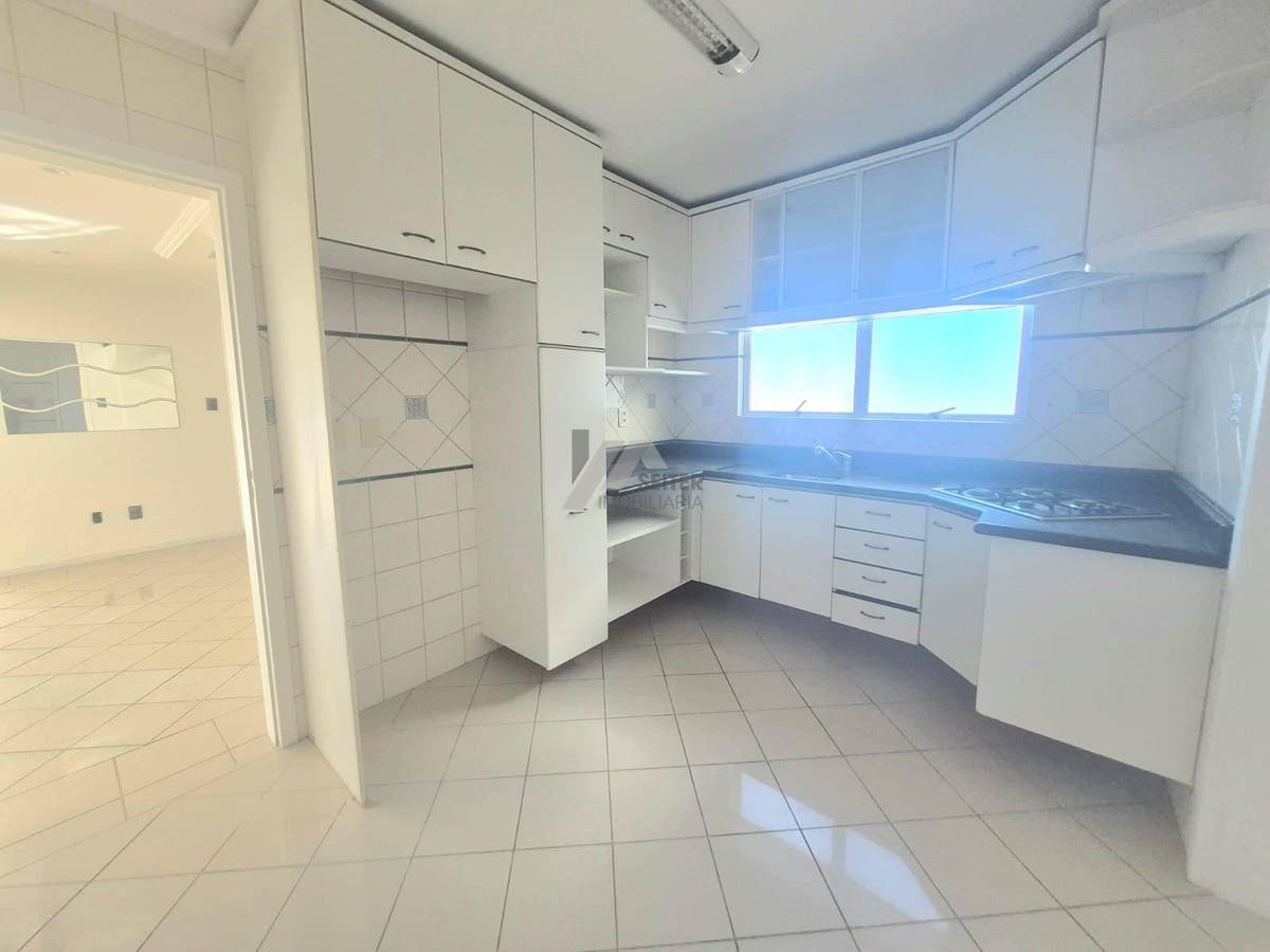 Apartamento de 5 quartos sendo 2 suites para alugar na trindade florianopolis