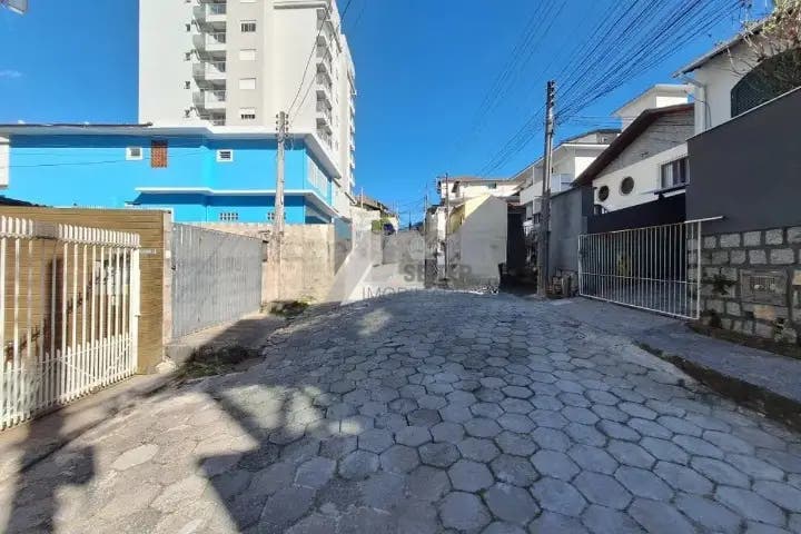 Alugo Casa na Trindade 3 dormitorios