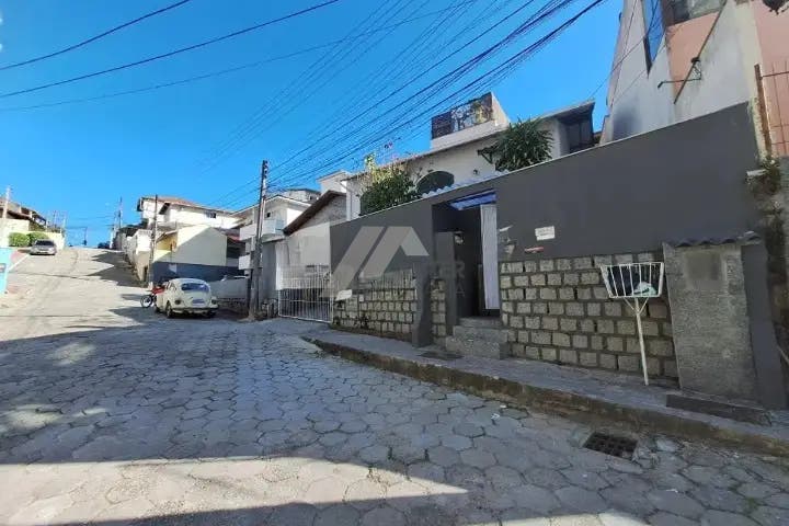 Alugo Casa na Trindade 3 dormitorios