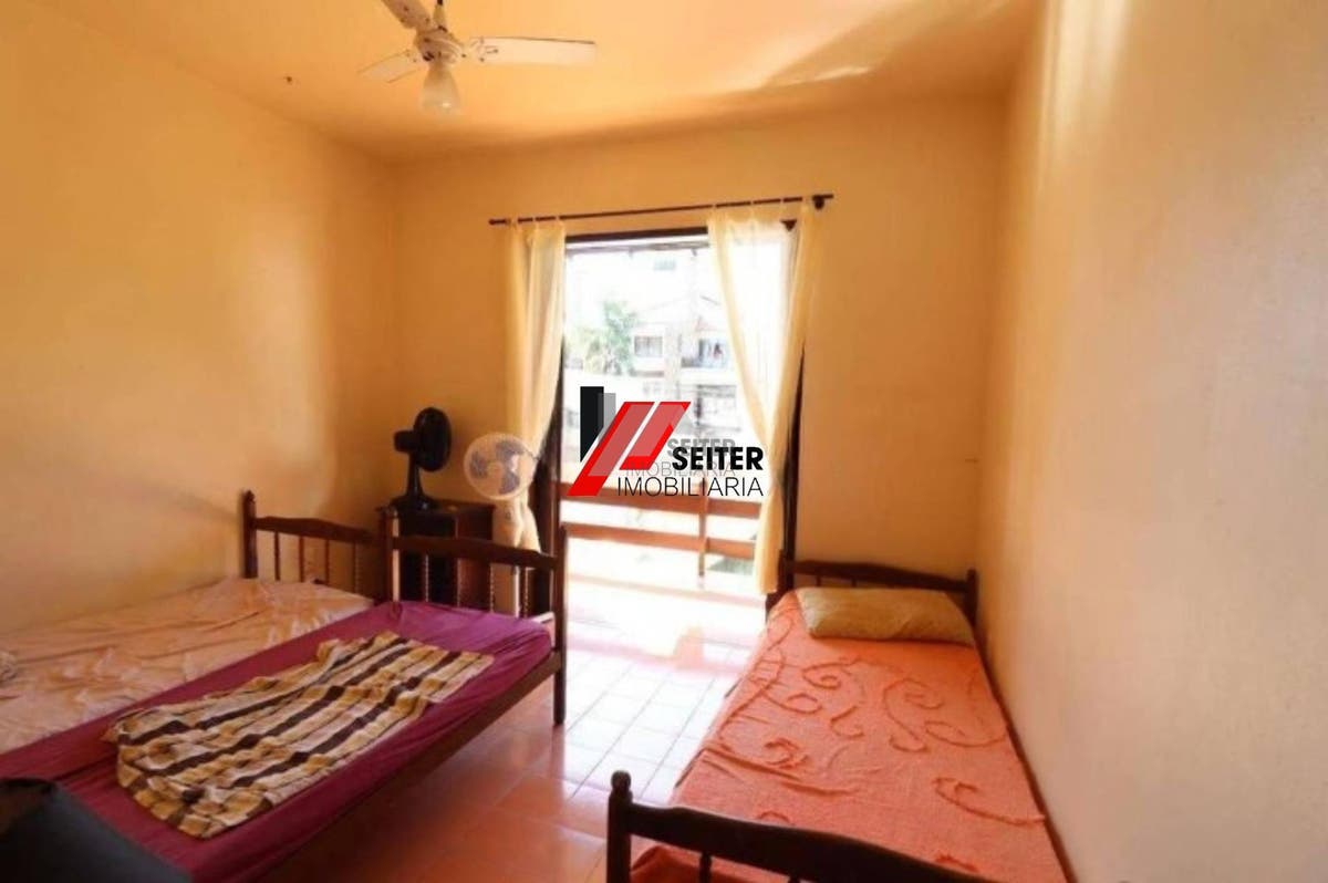Casa Comercial de 4 Quartos à Venda em Ingleses do Rio Vermelho, Florianópolis-SC. 182m²
