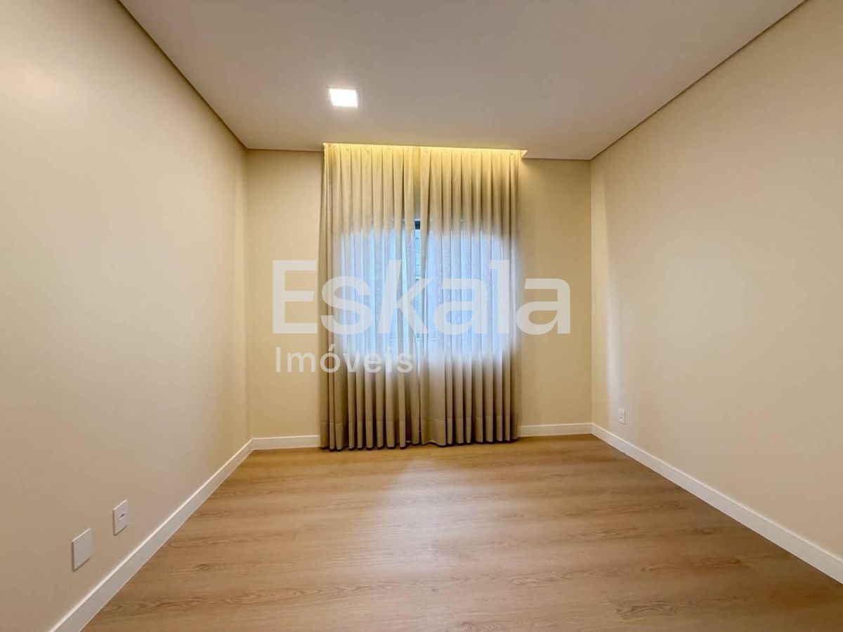 Casa Semimobiliada Com 01 Suíte + 02 Dormitórios Rau - Jaraguá Do Sul