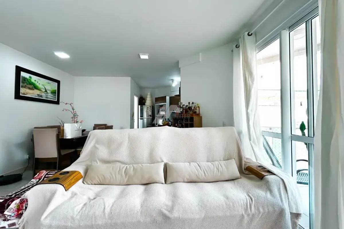 Apartamento com 2 quartos 2 suítes Córrego Grande Florianópolis