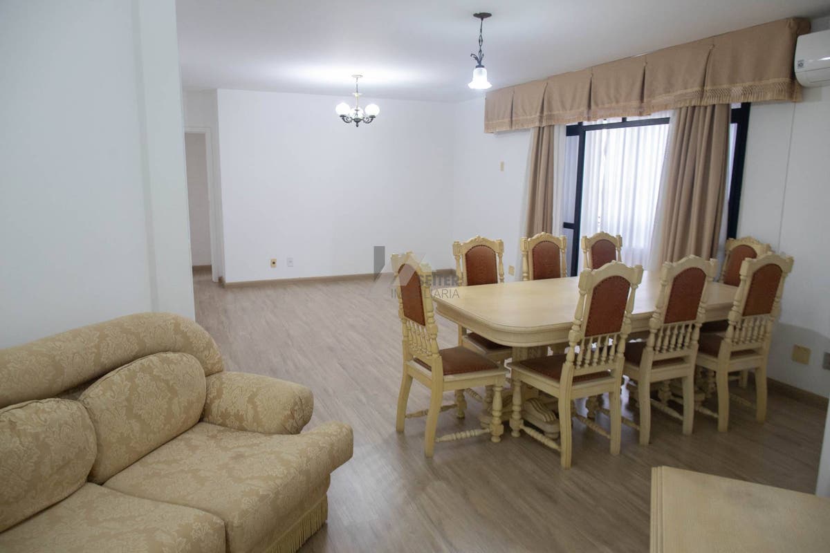 Apartamento com 3 quartos, Centro - Florianópolis
