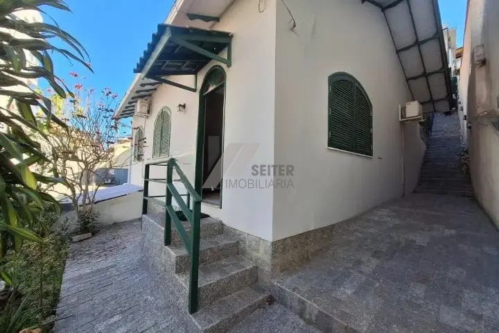 Alugo Casa na Trindade 3 dormitorios