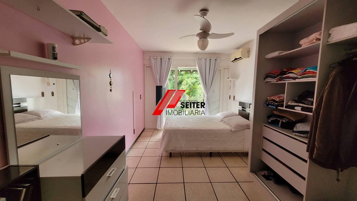 Casa com 4 quatro quartos para locação trindade florianópolis