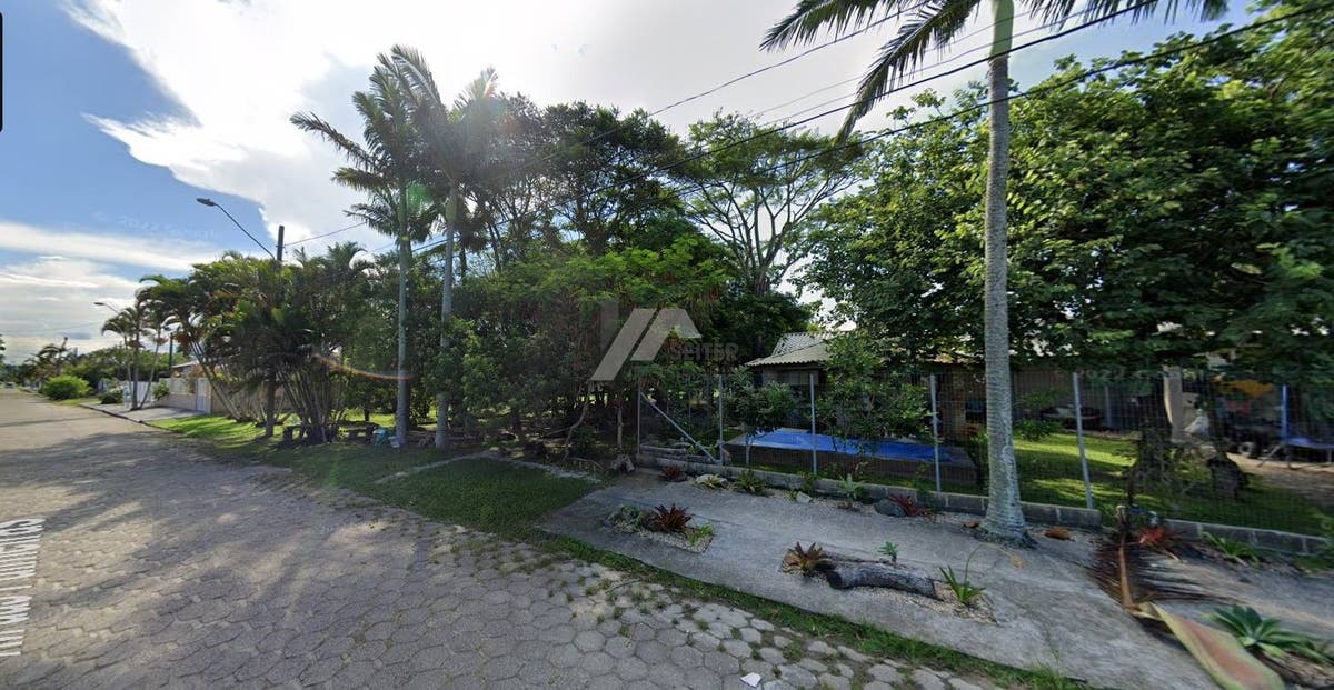 Casa 3 dormitórios com suite a venda Praia da Daniela Florianopolis