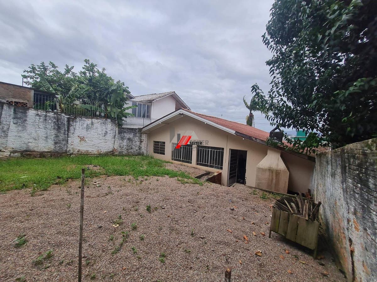 Casa de 3 dormitorios a venda no bairro Capoeiras em Florianopolis